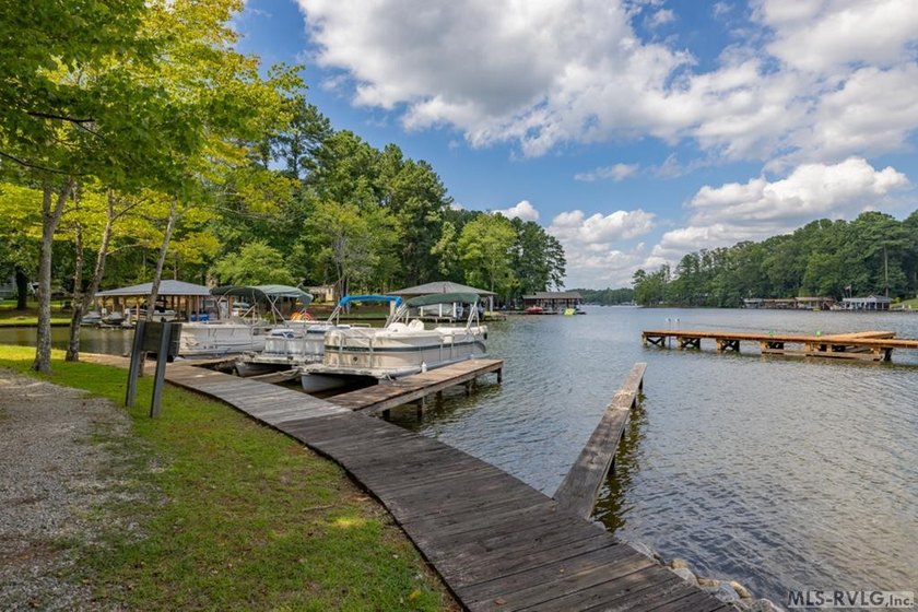 Welcome to Timber Creek, a desirable subdivision in the - photo 21