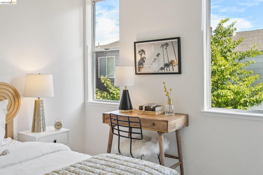Rarely available Berkeley townhome! Built with a thoughtful - photo 31
