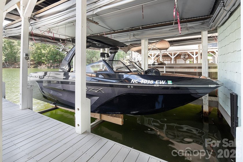 Big water. Level lot. One of Lake Tillery's finest boathouses - photo 35