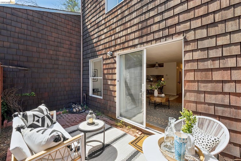 Rarely available Berkeley townhome! Built with a thoughtful - photo 45
