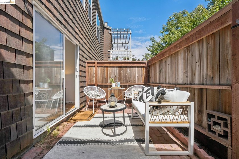 Rarely available Berkeley townhome! Built with a thoughtful - photo 46