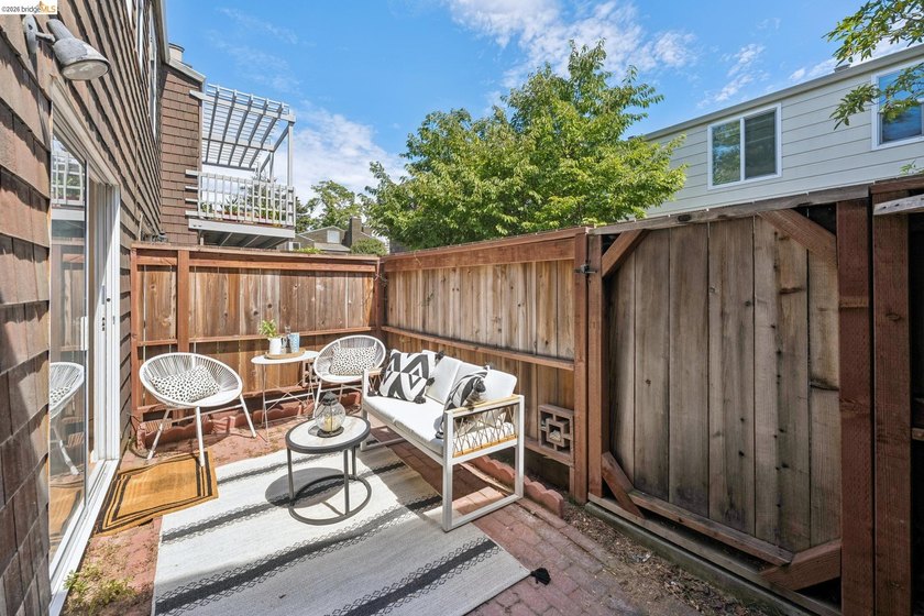 Rarely available Berkeley townhome! Built with a thoughtful - photo 48