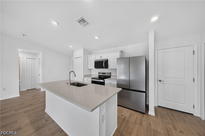 2025-built Bristol plan by Coaston Homes offering 3 bedrooms, 2 - photo 8