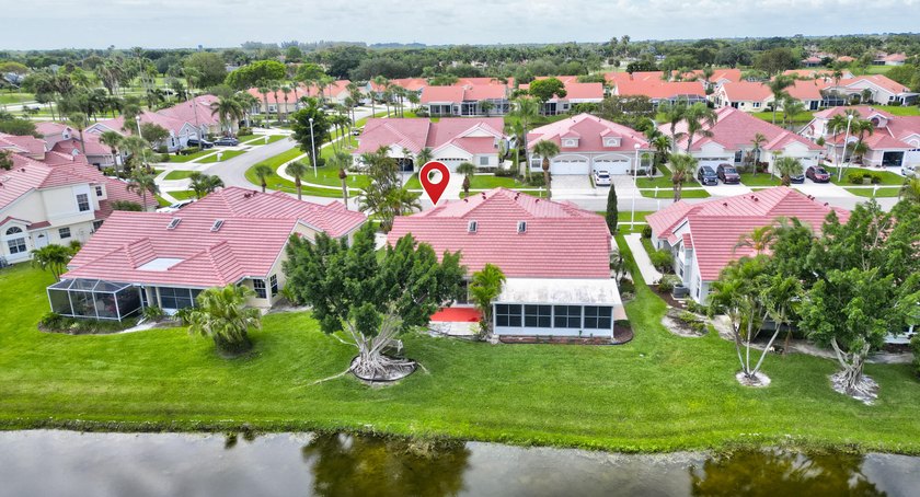 Beautifully Remodeled 2 Bedroom / 2 Bathroom Villa in - photo 7