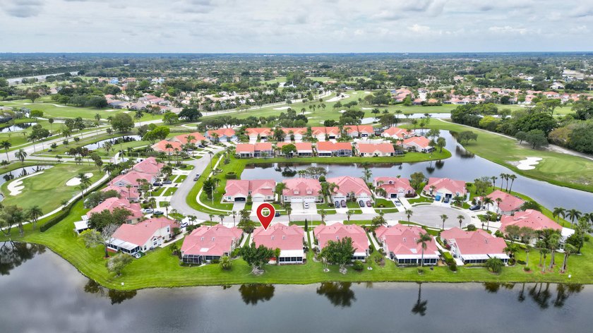 Beautifully Remodeled 2 Bedroom / 2 Bathroom Villa in - photo 10
