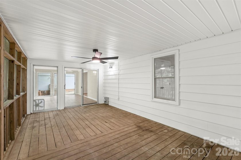 Welcome home to this recently renovated 4-bedroom property - photo 19