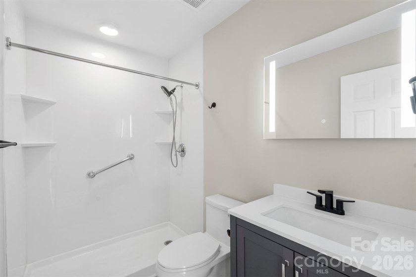 Welcome home to this recently renovated 4-bedroom property - photo 25