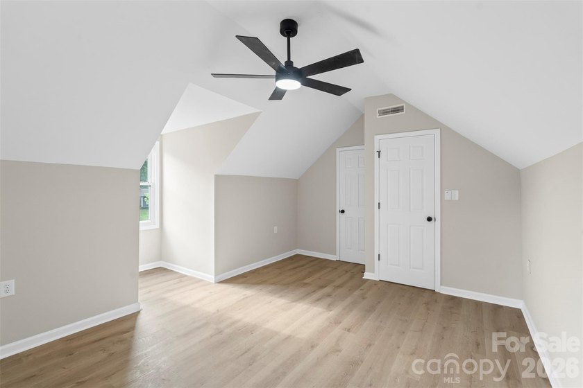 Welcome home to this recently renovated 4-bedroom property - photo 29