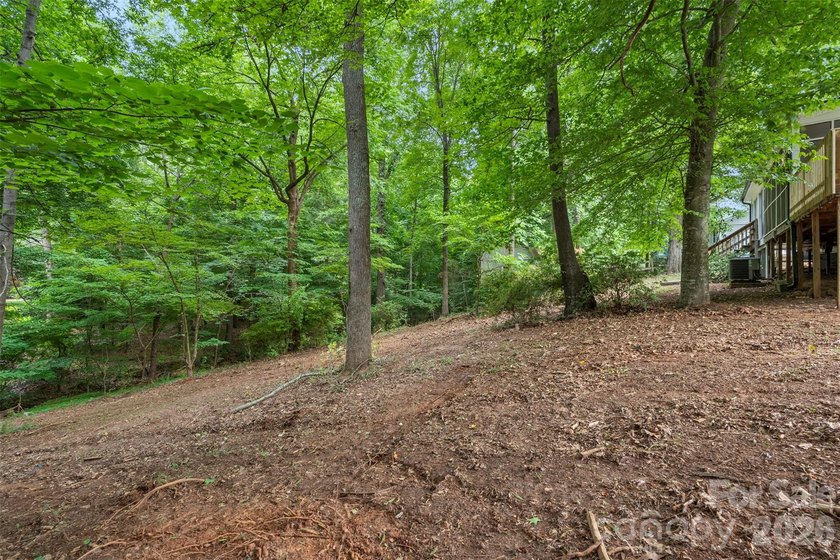 Welcome home to this recently renovated 4-bedroom property - photo 36
