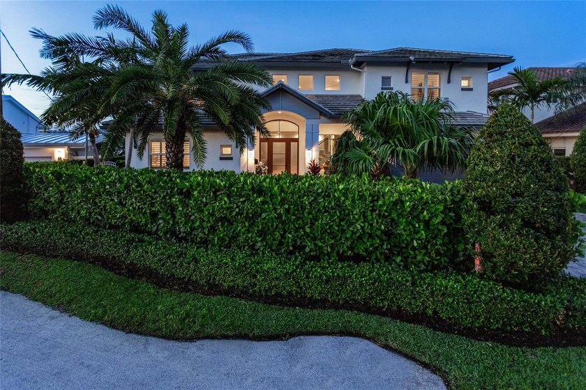 Coastal-Inspired Deepwater Estate sited one lot off the - photo 45