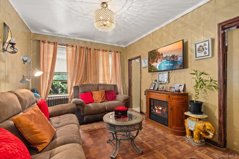 **A prewar two-bedroom in the heart of Williamsburg, priced to - photo 2