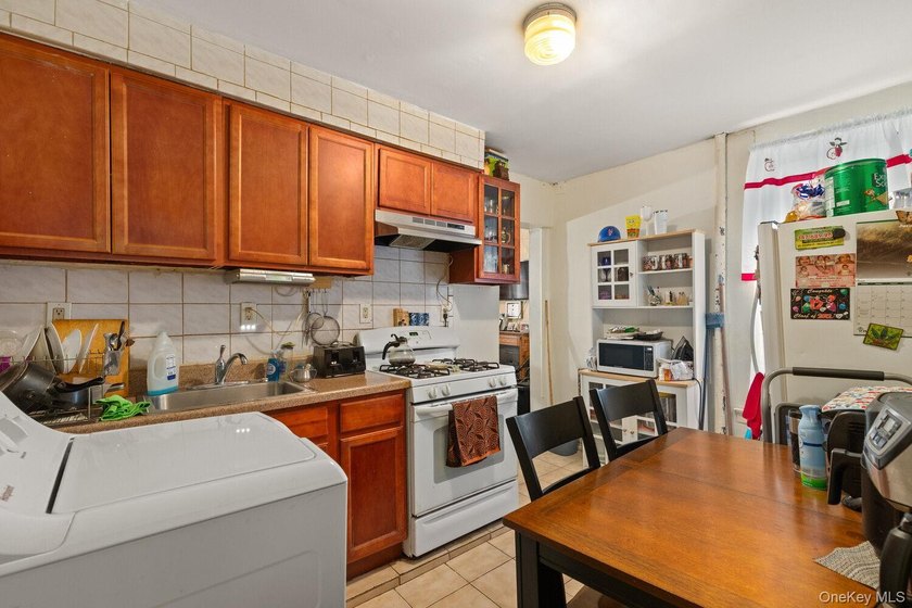 **A prewar two-bedroom in the heart of Williamsburg, priced to - photo 3