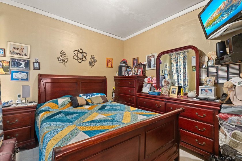 **A prewar two-bedroom in the heart of Williamsburg, priced to - photo 4