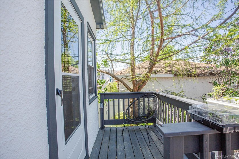 Charming Beachside Two-Family Home in the Heart of Long Beach!! - photo 21