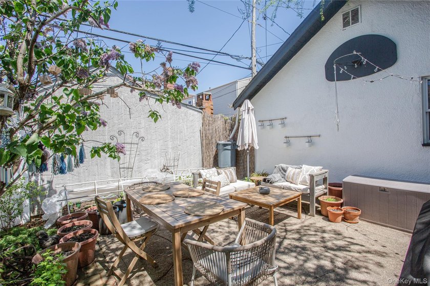 Charming Beachside Two-Family Home in the Heart of Long Beach!! - photo 24