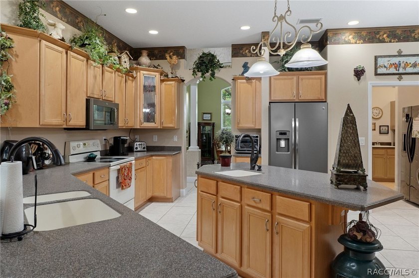 Bring the family home to Emerald Estates of Citrus Hills and - photo 24
