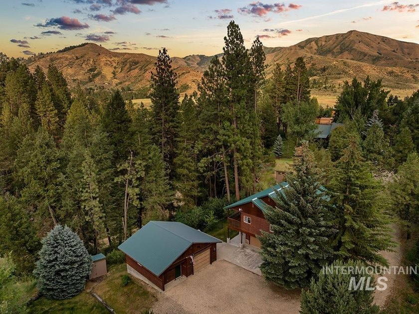 Nestled on 3.45 private acres in Wilderness Ranch on Daggett - photo 33