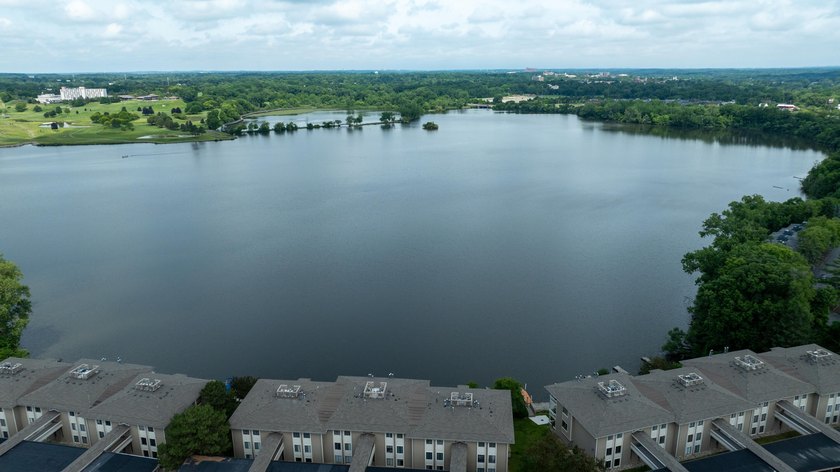 Live the lake lifestyle you've been dreaming of! Rarely - photo 20