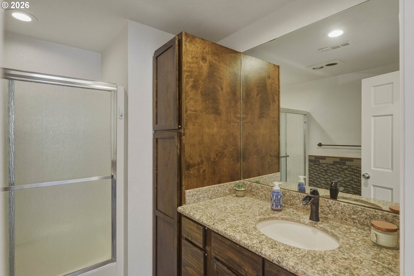 Beautifully updated and move-in ready, this 4-bedroom, 3-bath - photo 21