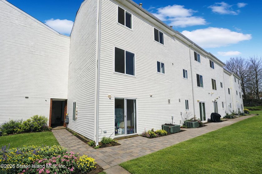 Built in 2004, fully renovated in 2026 this huge end unit - photo 33