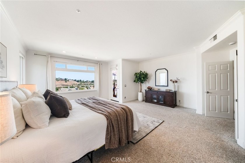 Experience breathtaking views of the ocean, Catalina Island, and - photo 24