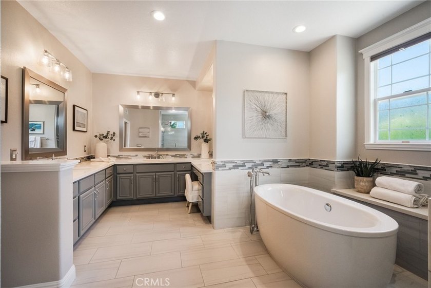 Experience breathtaking views of the ocean, Catalina Island, and - photo 31