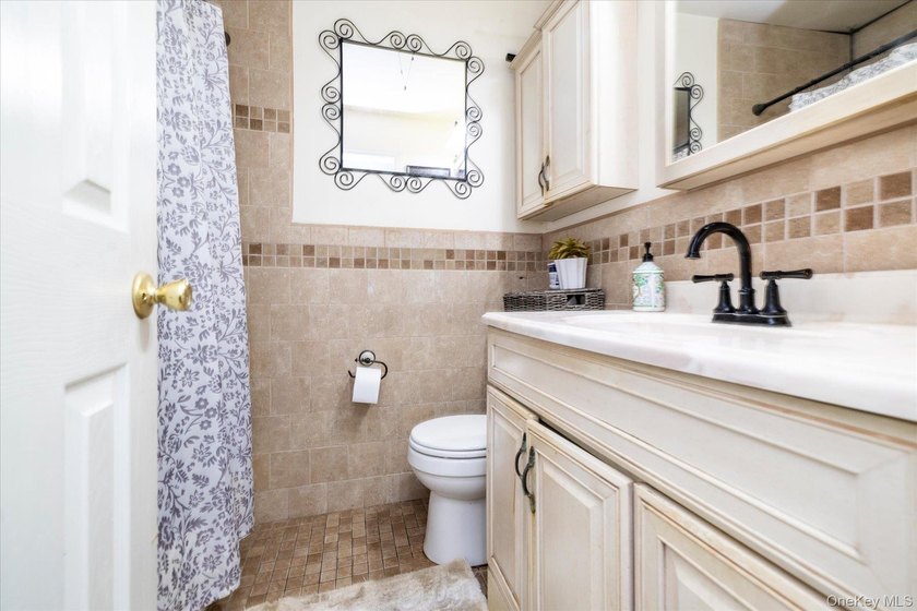 Classic Dutch Colonial offering space, flexibility, and endless - photo 11