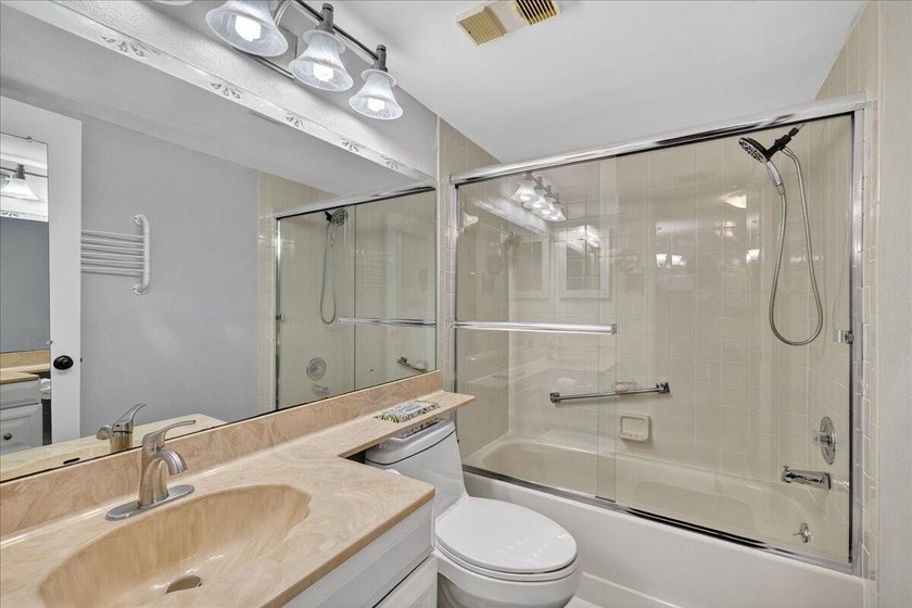 Beautifully updated 2BR/2BA first-floor condo in the 55+ - photo 26