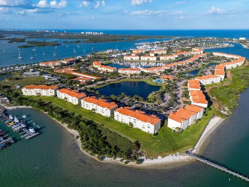 One of the best buildings in Harbour Isle West!! Across from the - photo 2