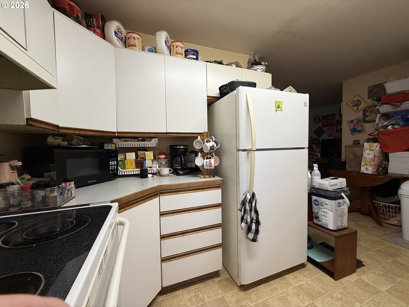 Beautiful duplex opportunity offering flexibility for both - photo 34