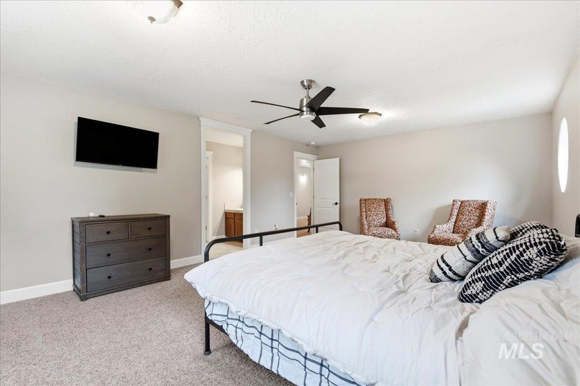 Welcome to luxury living in Eagle's highly coveted Two Rivers - photo 29