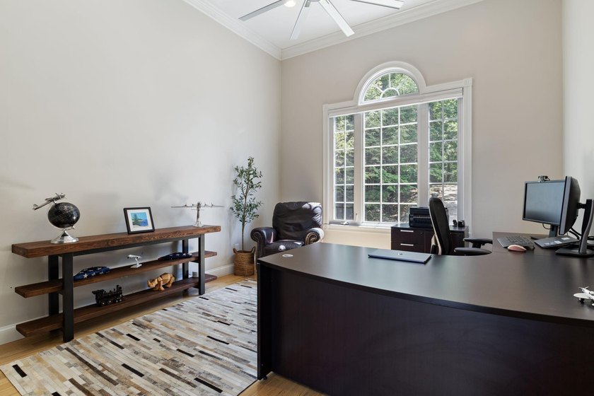 Luxury Living Meets Exceptional Entertaining! Blending timeless - photo 45