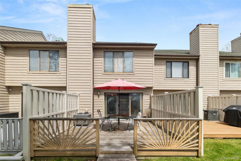 Welcome to this well-maintained home offering comfort - photo 13