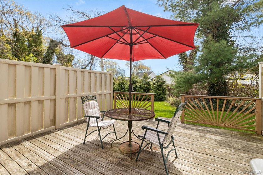 Welcome to this well-maintained home offering comfort - photo 14