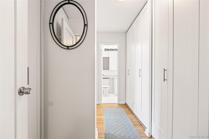 Experience the luxury living at the distinguished ?o-op. Nestled - photo 24