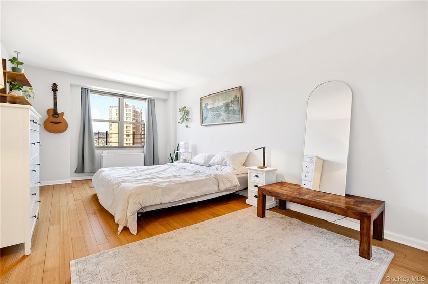 Experience the luxury living at the distinguished ?o-op. Nestled - photo 25