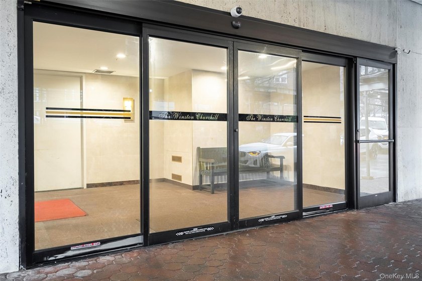 Experience the luxury living at the distinguished ?o-op. Nestled - photo 45
