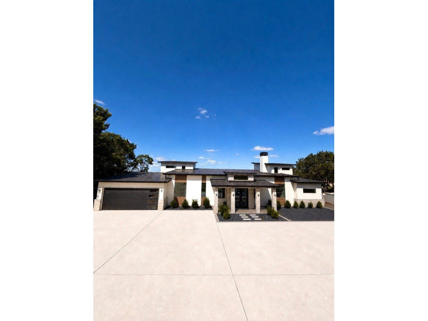 Views for Days! New construction 4bed/5.5 bath, on 1.07 acres - photo 6