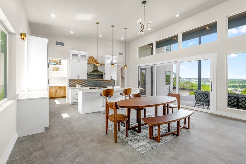 Views for Days! New construction 4bed/5.5 bath, on 1.07 acres - photo 9