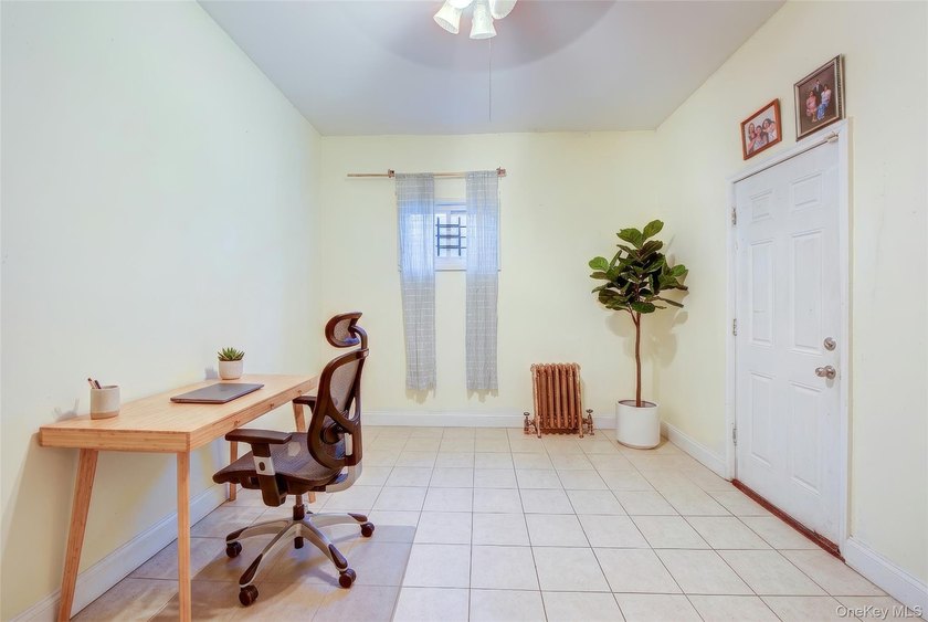 Welcome to 150 Ridgewood Avenue, a spacious fully detached - photo 16