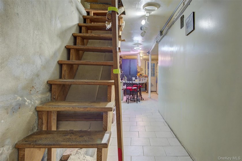 Welcome to 150 Ridgewood Avenue, a spacious fully detached - photo 26