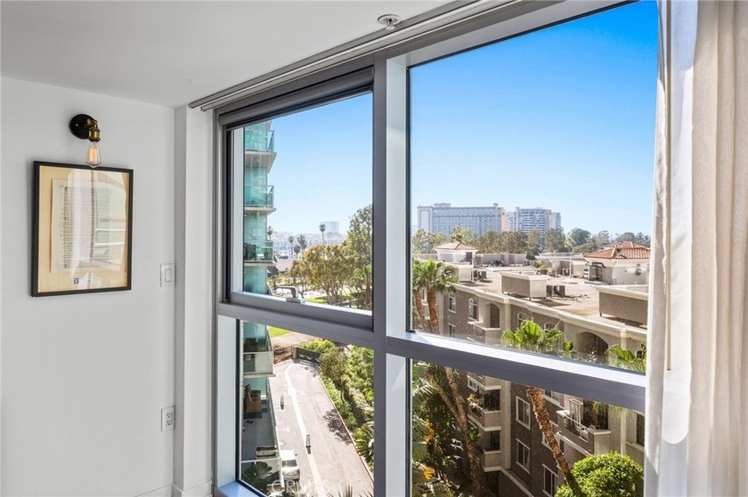 Beautifully updated 2-bedroom, 2.5-bath residence in the highly - photo 27