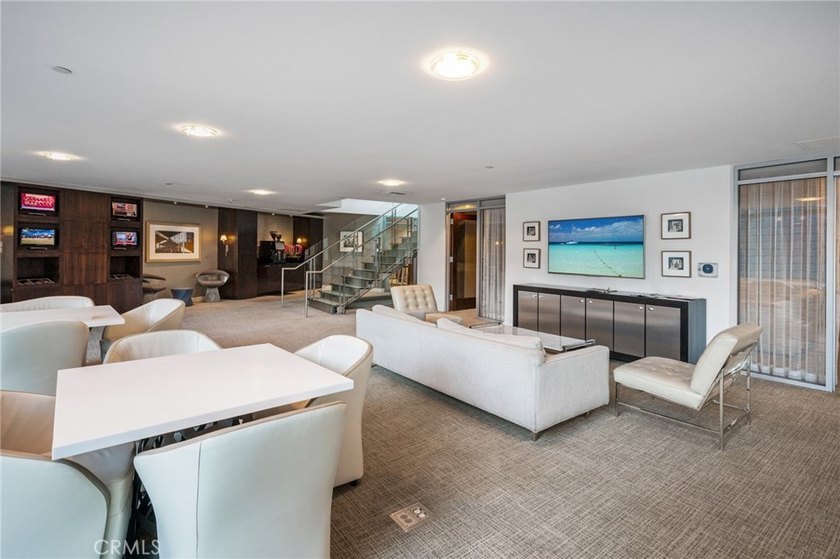 Beautifully updated 2-bedroom, 2.5-bath residence in the highly - photo 32