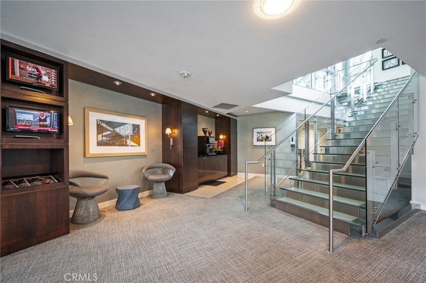 Beautifully updated 2-bedroom, 2.5-bath residence in the highly - photo 33
