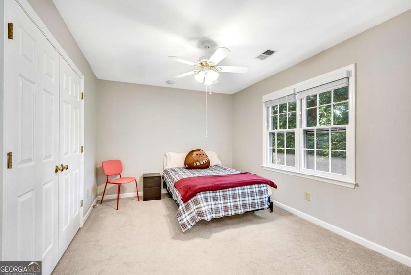 Nestled in the Highly Sought-After Active Swim/Tennis and Lake - photo 34