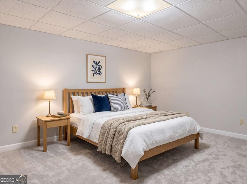 Nestled in the Highly Sought-After Active Swim/Tennis and Lake - photo 43