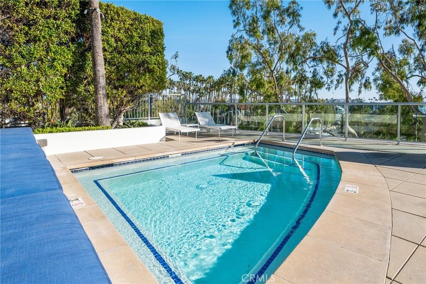 Beautifully updated 2-bedroom, 2.5-bath residence in the highly - photo 43