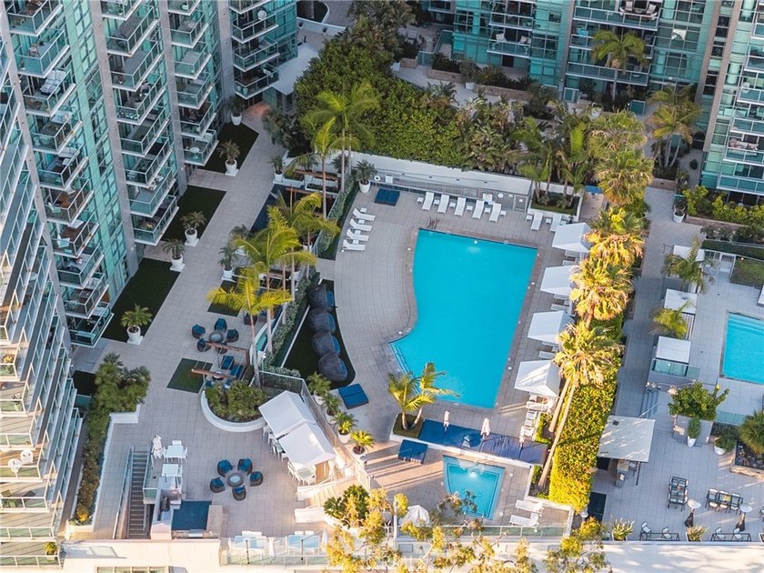 Beautifully updated 2-bedroom, 2.5-bath residence in the highly - photo 45