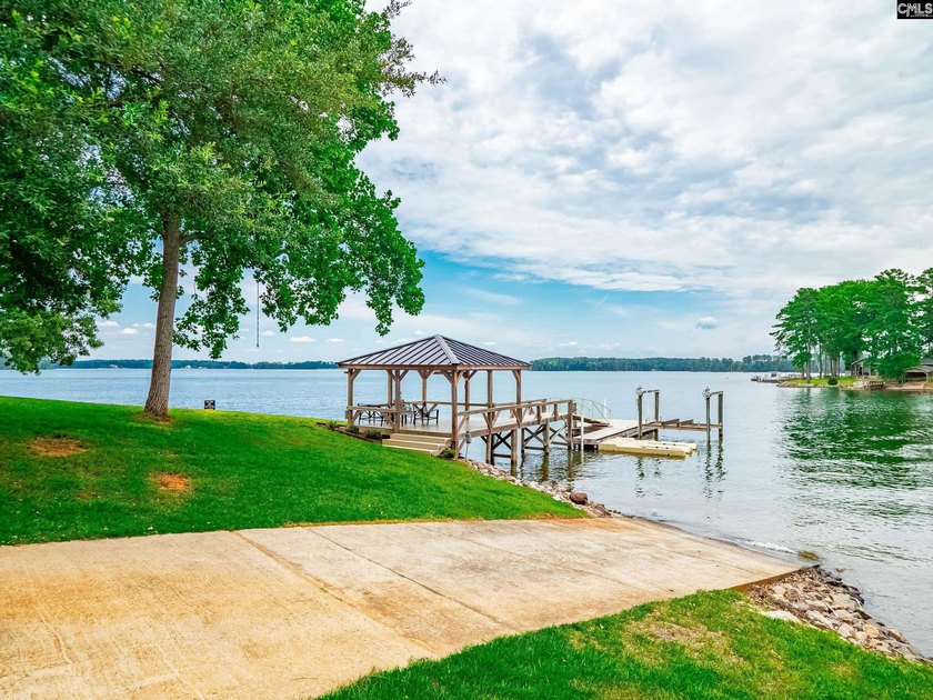 The Lake Murray home you've been waiting for is now on the - photo 23