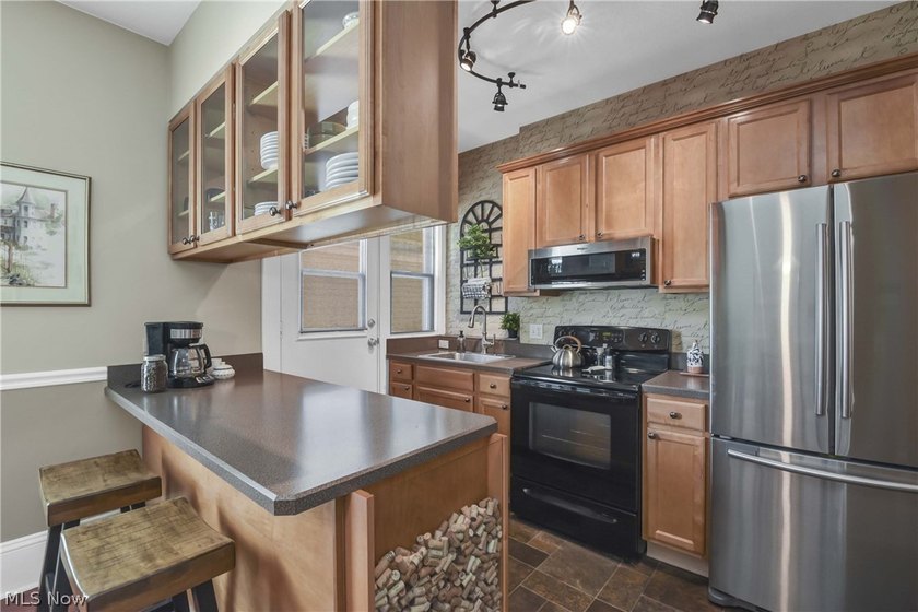 Prepare to be moved! Ideally located in Ohio City, near - photo 4